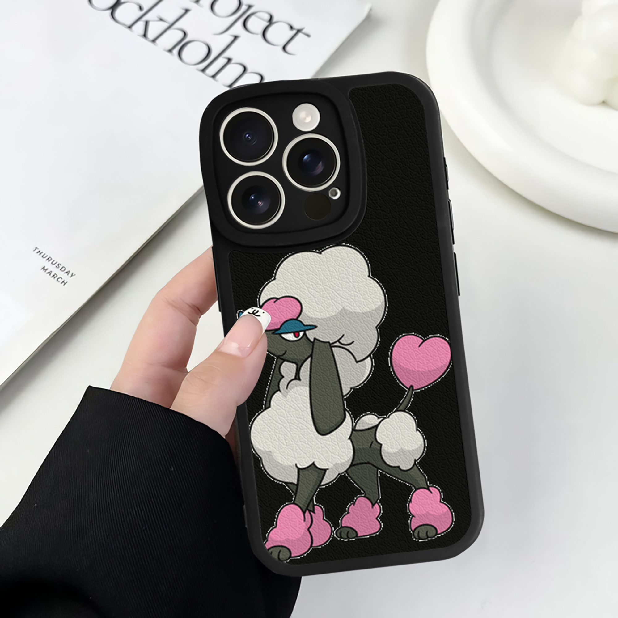 （画像用） ポケットモンスター Pokémon 【iPhone 16シリーズ対応】シリコンスマホケース（レザー調） 材質：シリコン